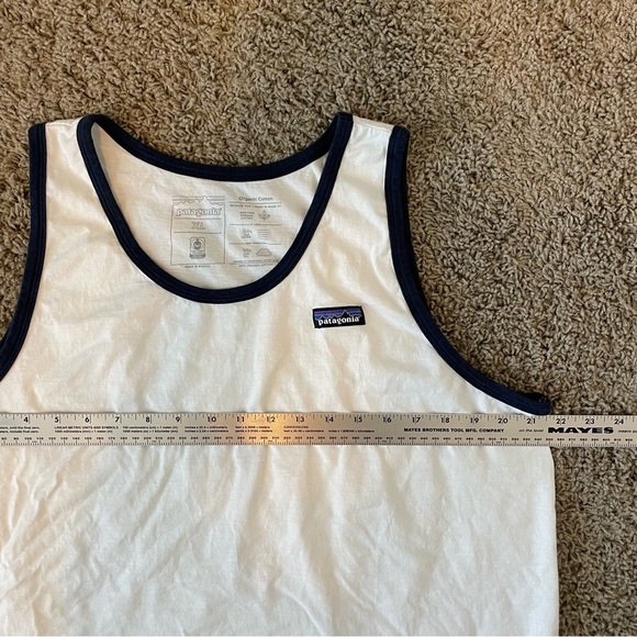 Patagonia Women's P-6 Label Organic Tank White with Navy Trim sz XL relaxed - Picture 9 of 10